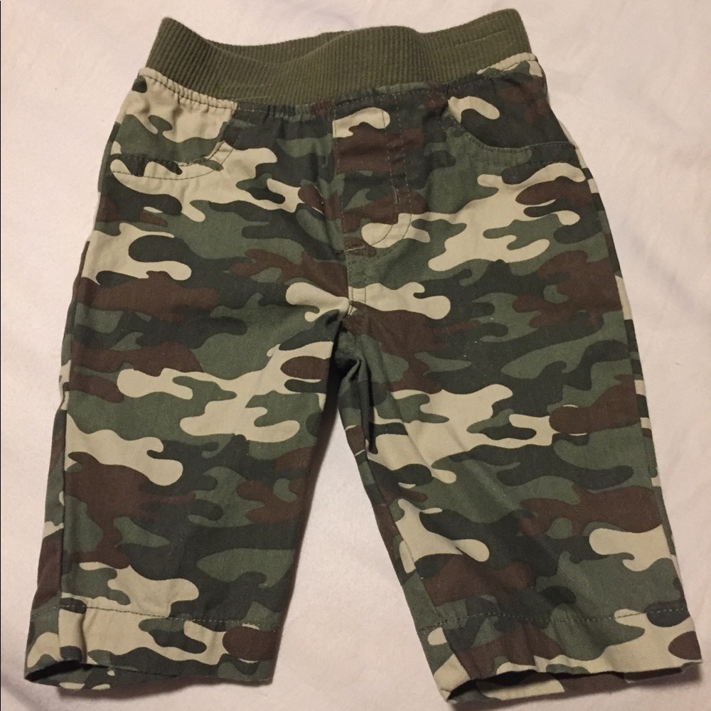 Camouflage Pull up Pants NWOT Newborn 👶